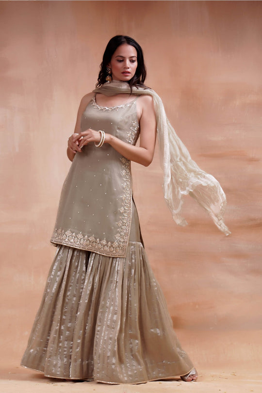 The Crinkled Dupatta