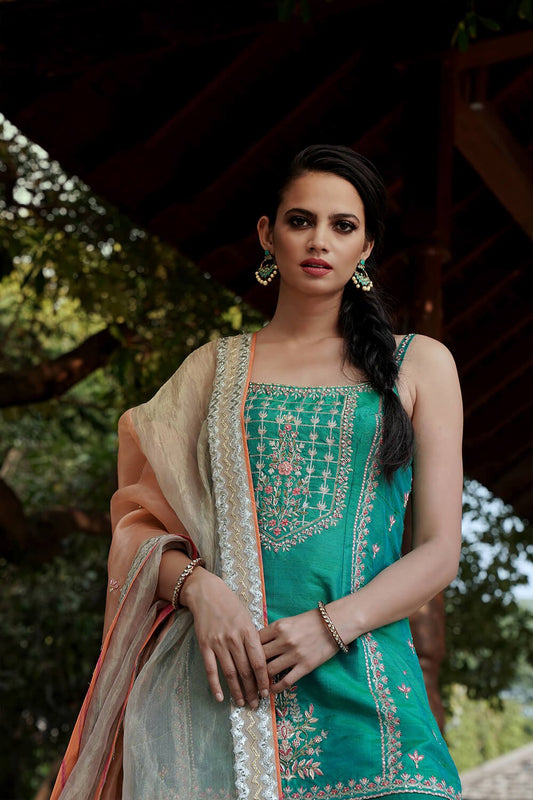 Kyra The Strapy Design Suit Set